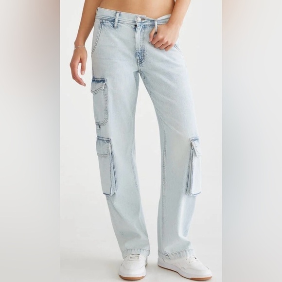 Aeropostale Low Rise Light Wash Cargo Jeans Size 000 - Picture 1 of 16